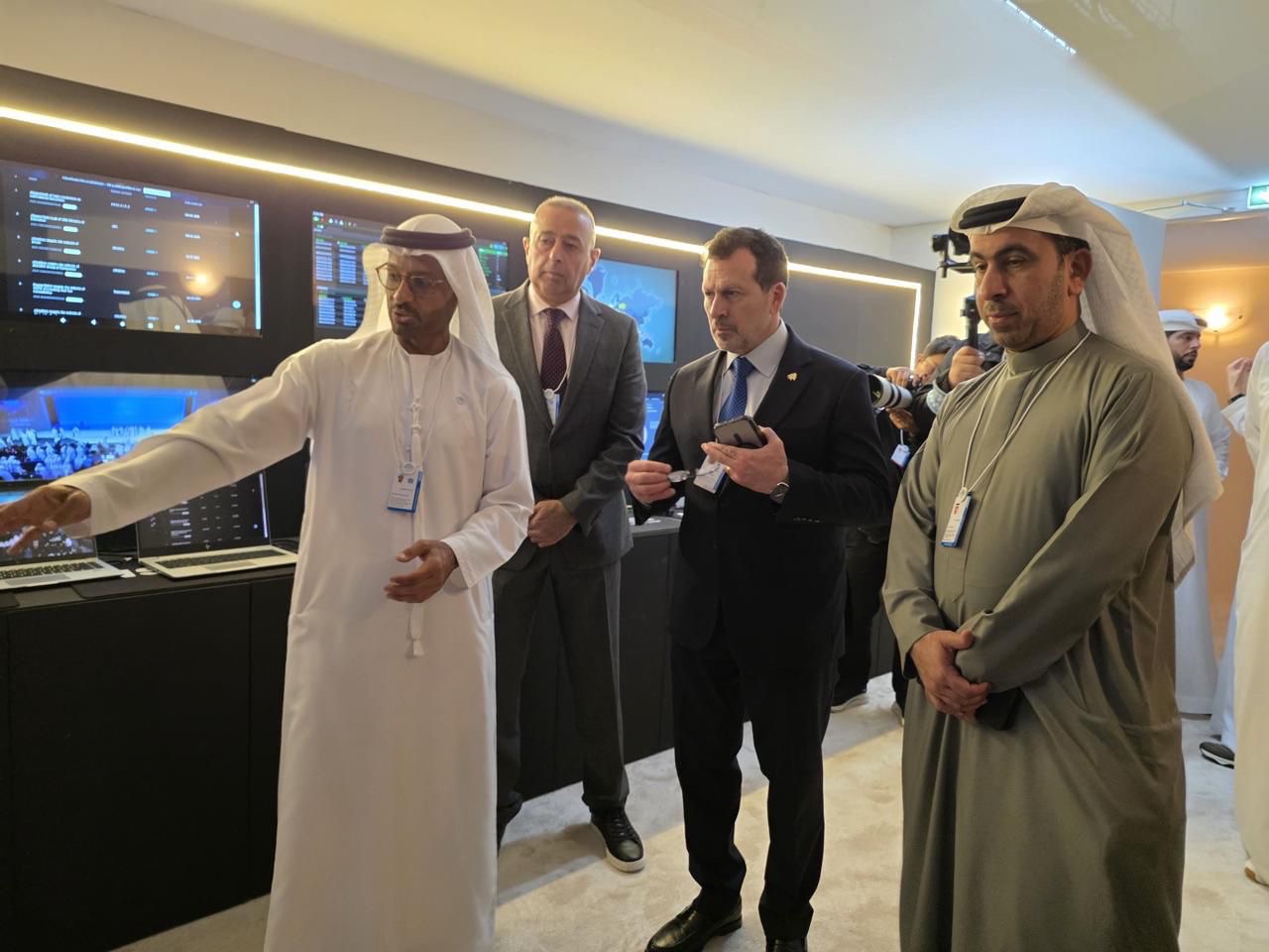 شحادة يلتقي مسؤولي الأمن السيبراني وGoogle DeepMind في دبي