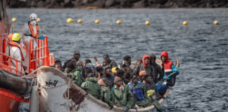 انقلاب عبارة ركّاب في نهر… و15 قتيلًا