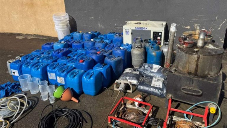 الجيش: ضبط معمل متنقّل داخل “فان” معد لتصنيع الكبتاغون في رود الهرمل وتوقيف مطلوب في منطقة صحراء الشويفات