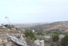 غارة من مسيرة تستهدف منزلا كان قد تم استهدافه بعدد من القذائف المدفعية فجرا في بلدة يارون