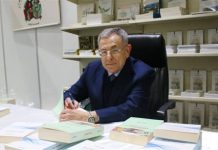 السنيورة: الحزب يكابر