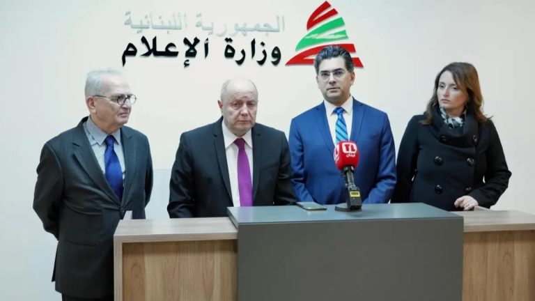 استقبل وزير الإعلام المحامي د. بول مرقص رئيس الاتحاد العمالي العام بشارة الاسمر، ترافقه نقيبة العاملين في “تلفزيون لبنان” ميرنا شدياق.
