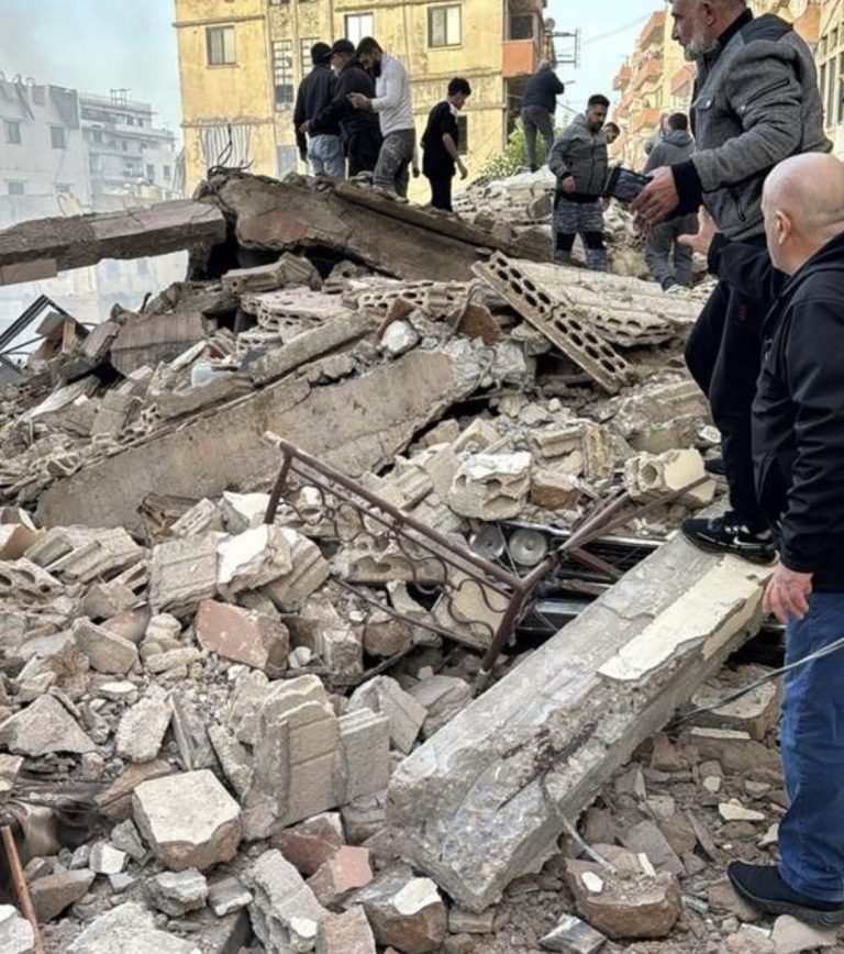 *فاجعة التبانة: إنتشال جثة’ طفل يبلغ عمره حوالى الـ3 سنوات وانتشال شخص آخر من تحت أنقاض المبنى المنهار (lbci)*