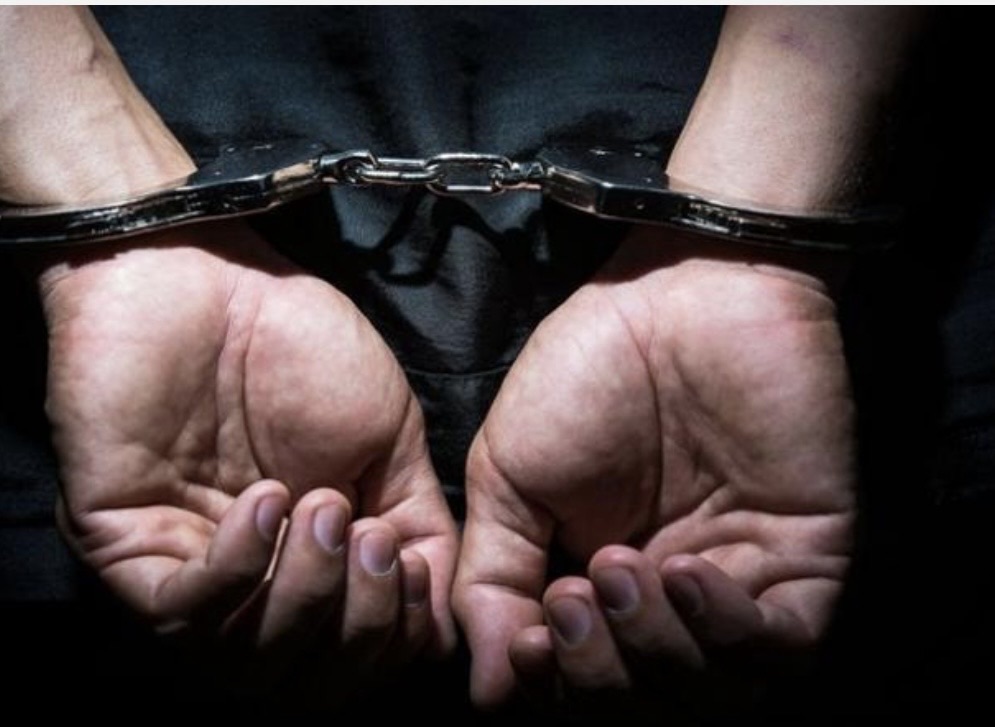 *قوى الأمن الداخلي: توقيف أربعة مطلوبين في البقاع وزحلة وضبط أسلحة ومخدرات*