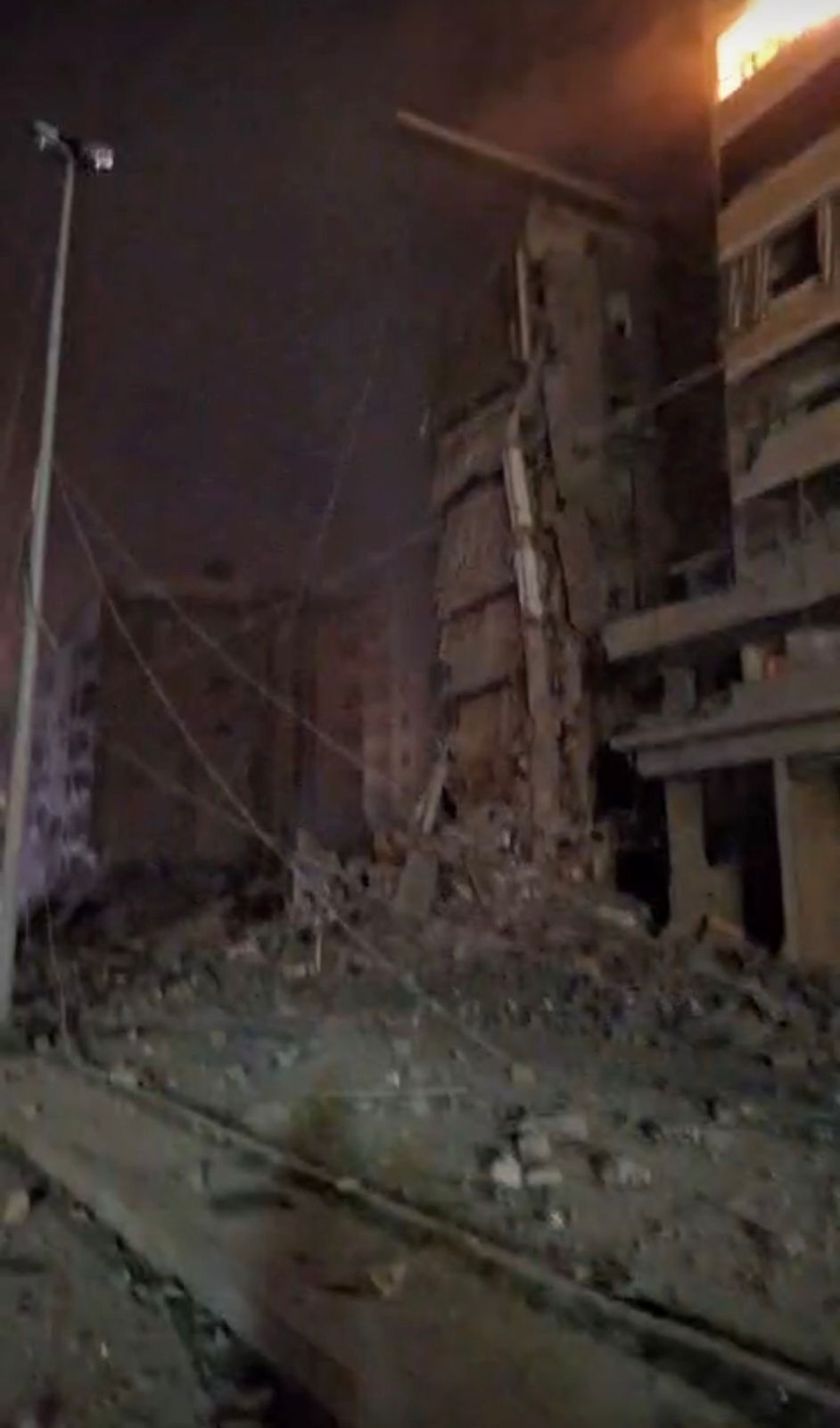 الجيش الإسرائيلي: نفذنا غارات الليلة الماضية على مقار وعشرة مبان شاهقة تضم بنى تحتية عسكرية لحزب الله…الجيش الإسرائيلي: نفذنا ٢٦ موجة من الغارات في الضاحية الجنوبية لبيروت منذ بداية الحرب