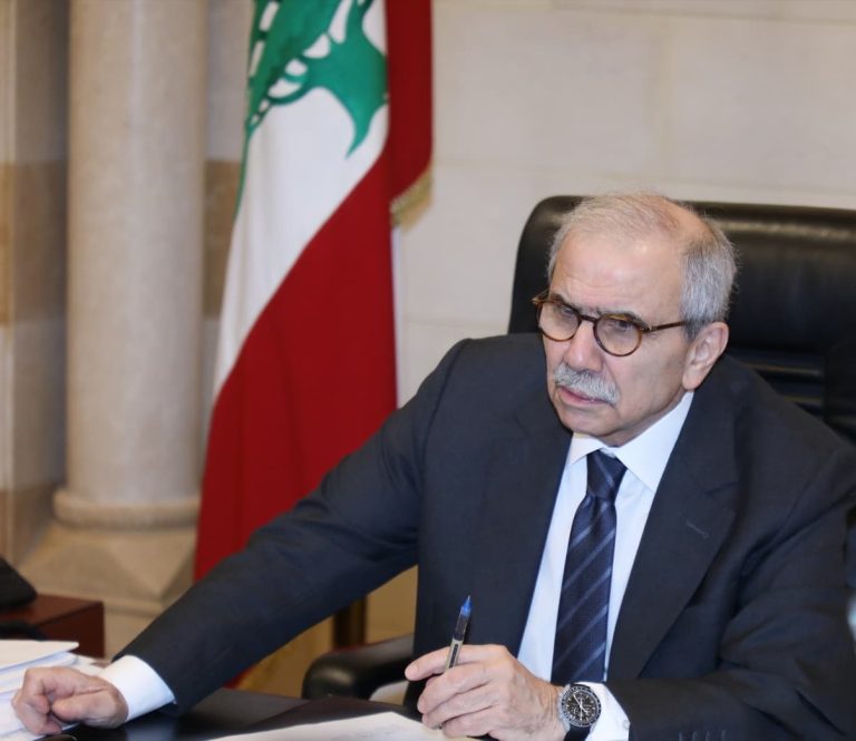 عقد رئيس مجلس الوزراء الدكتور نواف سلام صباح اليوم اللقاء الوزاري الدوري في السراي الكبير، لمتابعة التطورات السياسية وخطة الاستجابة لمتطلبات النزوح والإغاثة.