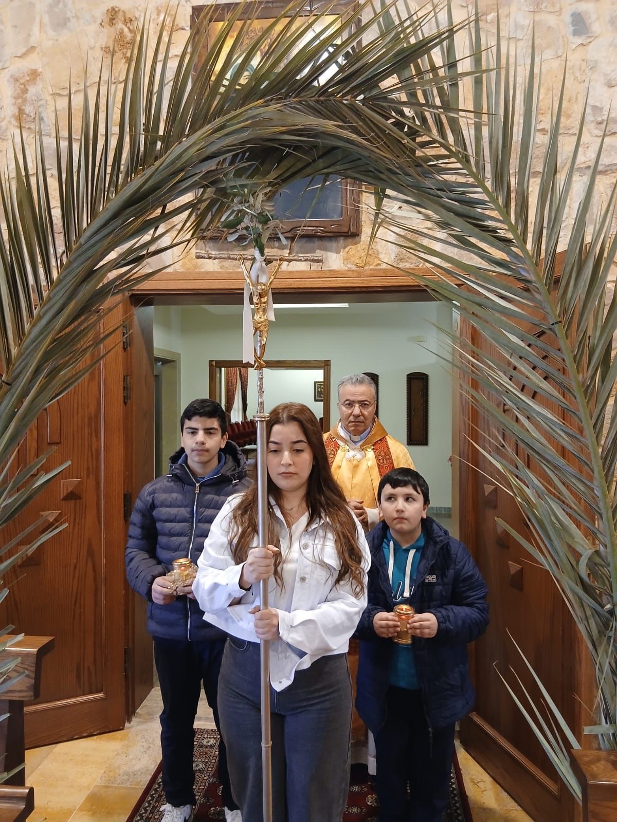 مترئسًا قدّاس الشعانين في دير مار الياس- الكنيسه (المتن الأعلى) بعقليني: لبناء عالم أكثر إنسانية مبني على السلام العادل والشامل