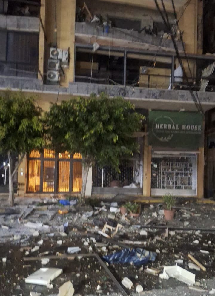 *الغارة التي شنها الاحتلال الإسرائيلي’ على الضاحية لم تستهدف المبنى المهدّد بل بناءً آخر*