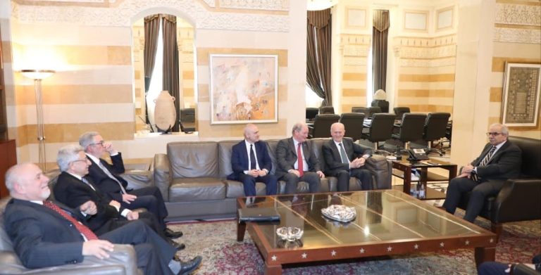 سلام: بحث تداعيات الحرب والنزوح… والجبهة السيادية تطالب بحصر السلاح بيد الدول