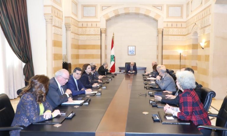 عقد رئيس مجلس الوزراء الدكتور نواف سلام صباح اليوم اللقاء الوزاري الدوري في السراي الكبير، لمتابعة التطورات السياسية وخطة الاستجابة لمتطلبات النزوح والإغاثة.