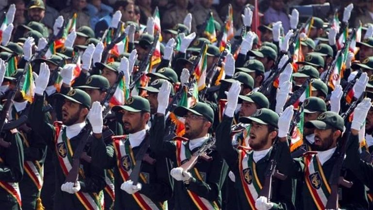 الحرس الثوري الإيراني يتعهد “مطاردة وقتل” نتانياهو
