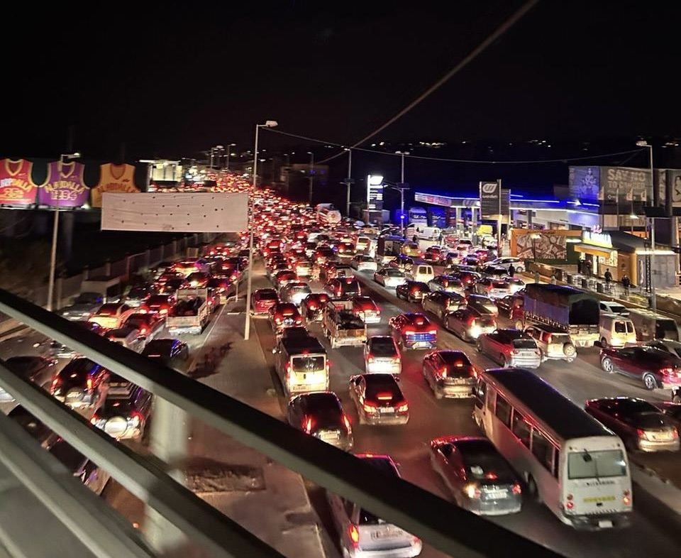 *الصورة من صيدا… الآلاف عالقون منذ ساعات!*