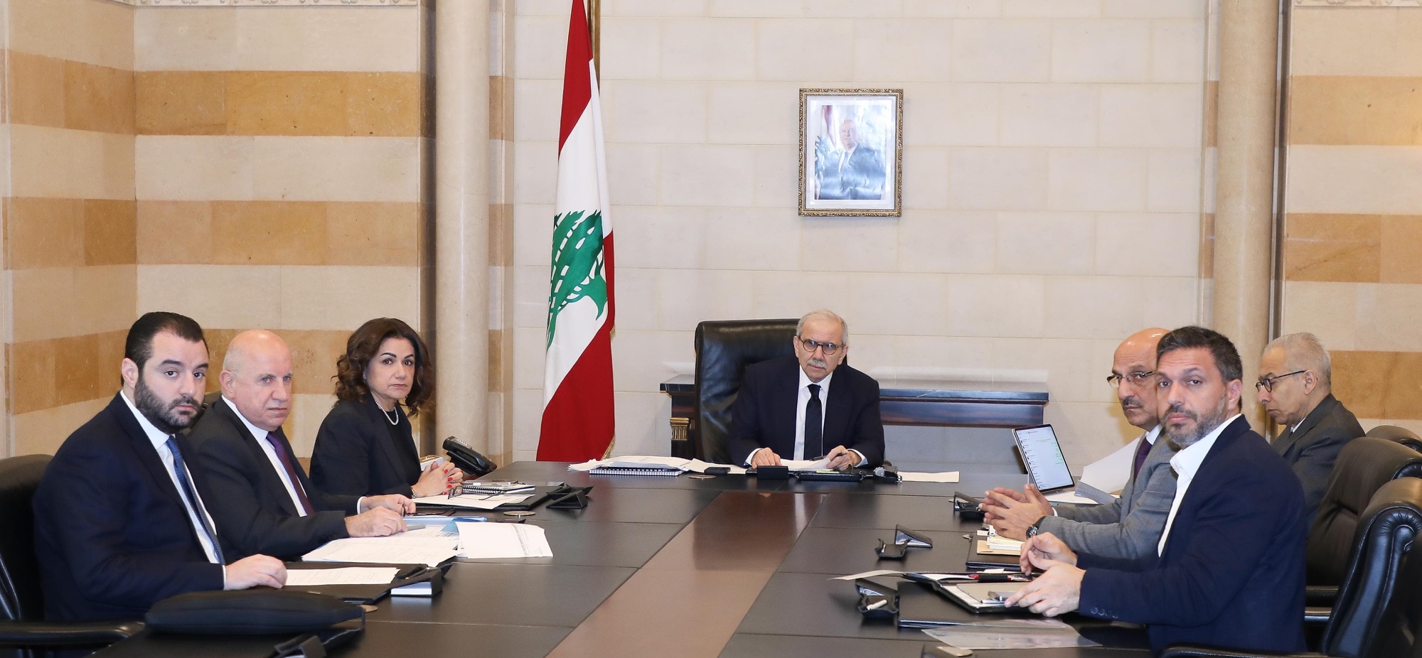 اجتماع في السراي لمتابعة تزويد مراكز الإيواء بالمازوت والمحروقات في ظل الظروف الراهنة