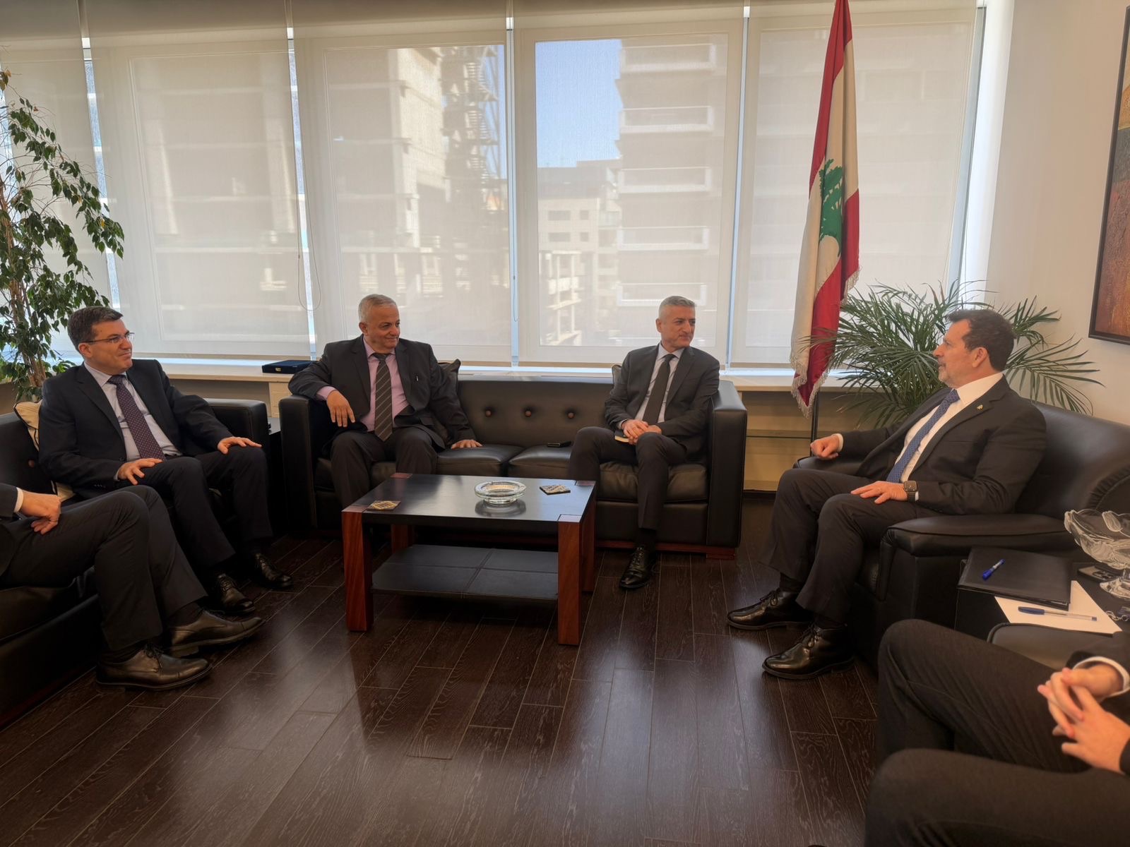 شحادة يبحث والمجلس الأعلى للجمارك تعزيز التحول الرقمي وإدخال الذكاء الاصطناعي