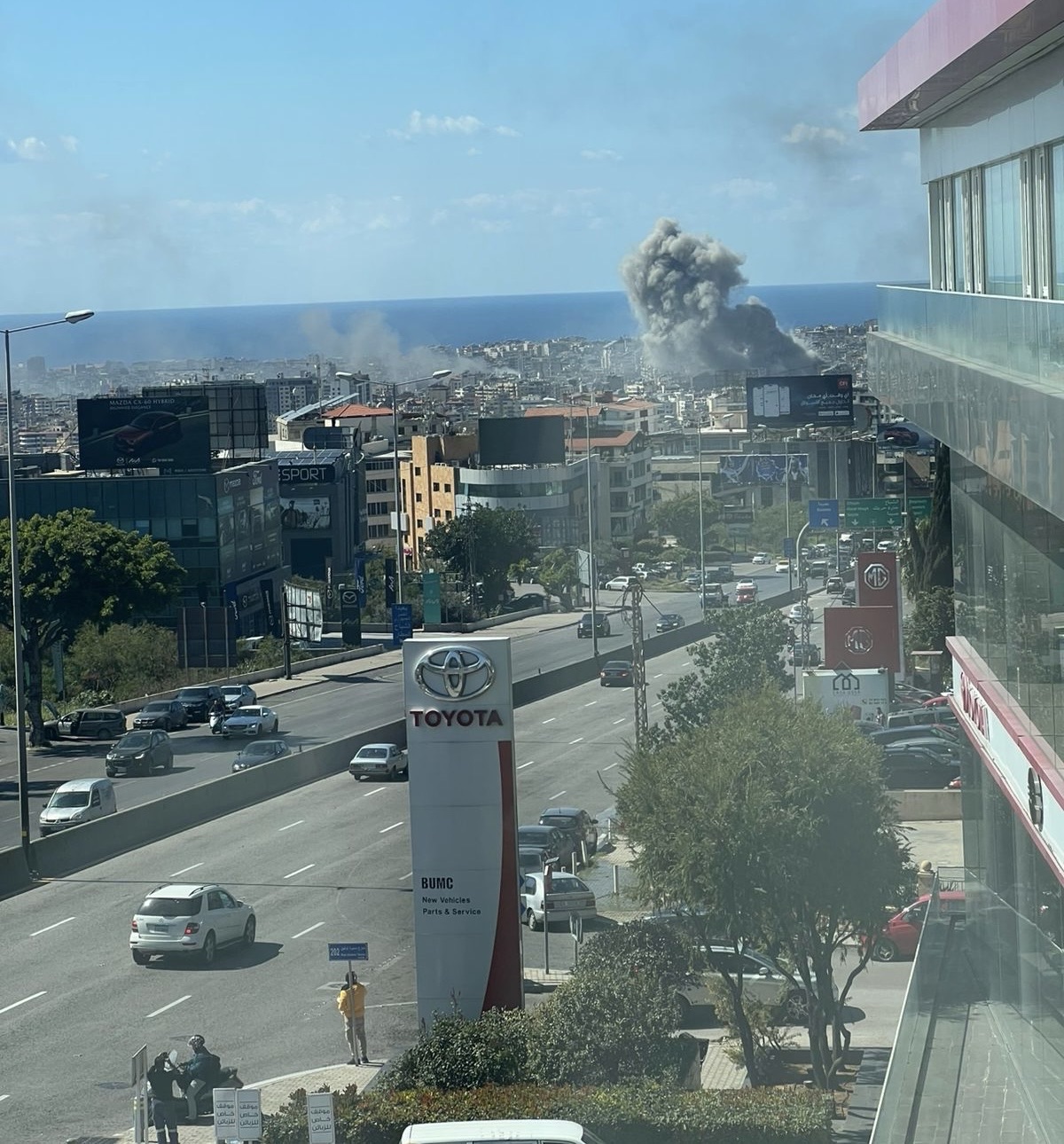 *بلغ عدد الغارات الاسرائيلية’ على الضاحية الجنوبية حتى الان 8 غارات واستهدفت برج البراجنة، حارة حريك، الليلكي، بئر العبد وآخرها استهدف مبنى القرض الحسن على اوتوستراد هادي نصرالله’*