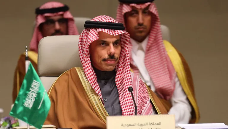 السعودية تلوّح بإجراءات عسكرية ضد إيران.. إذا اقتضت الضرورة