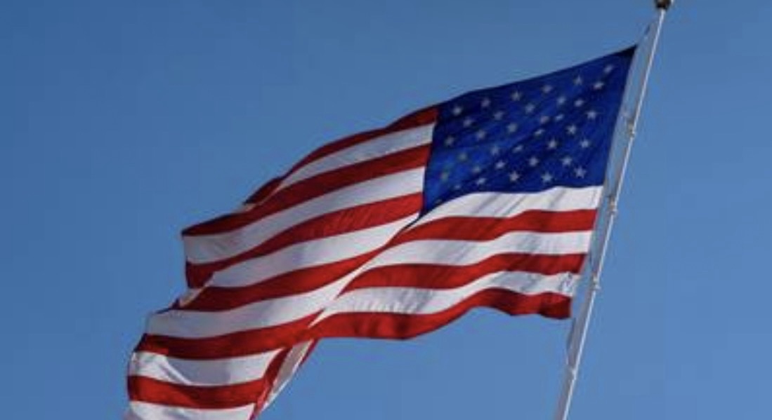 *السفارة الأميركية في بيروت تحذّر مواطنيها وتؤكد أن سلامتهم أولوية، وتعد خيارات لمغادرة الشرق الأوسط مع متابعة التعليمات الرسمية*