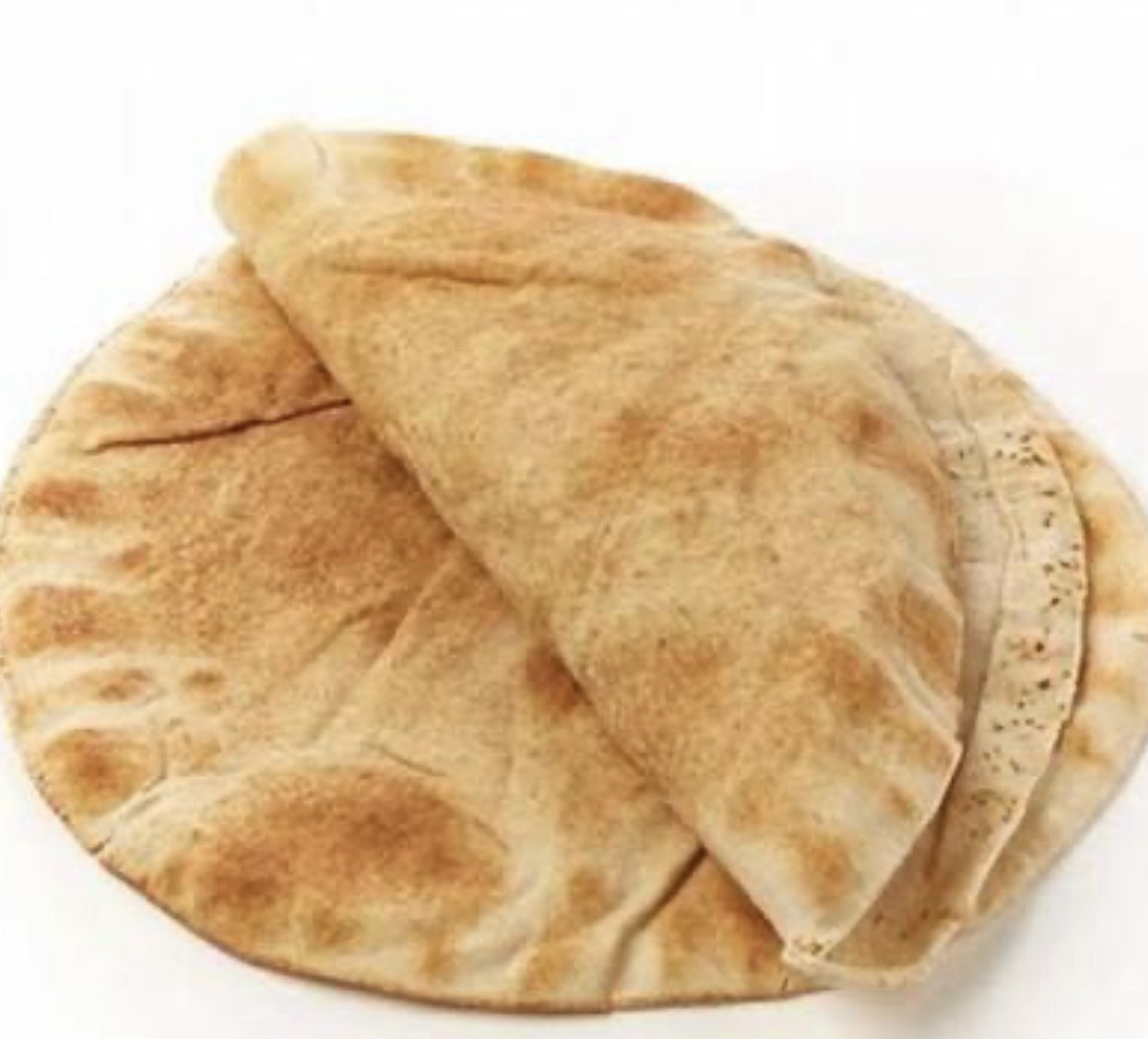 *في الصورة: ارتفاع سعر ربطة الخبز:في الفرن: 70,000 ليرة في المحلات التجارية: 85,000 ليرة*