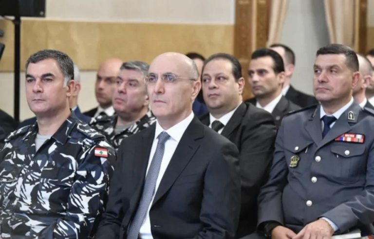 *وزير الداخلية أحمد الحجار بعد اجتماع مجلس الأمن المركزي: عدد الإشكالات في بعض مراكز النزوح ضمن الحدود المقبولة وتتم متابعتها أمنياً*