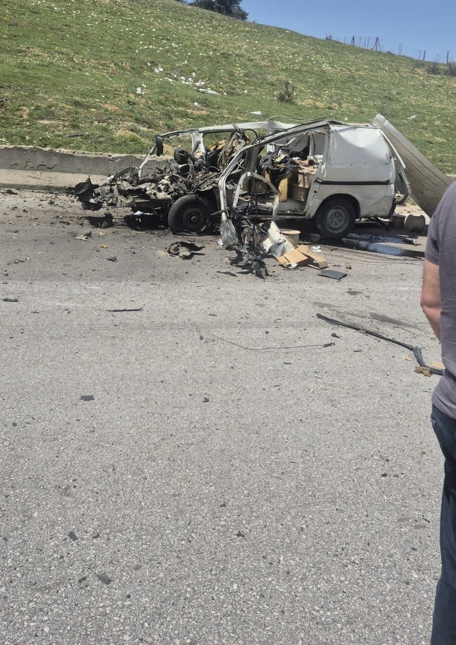 *التحكم المروري: قطع السير على طريق ضهر البيدر باتجاه البقاع بسبب الغارة*