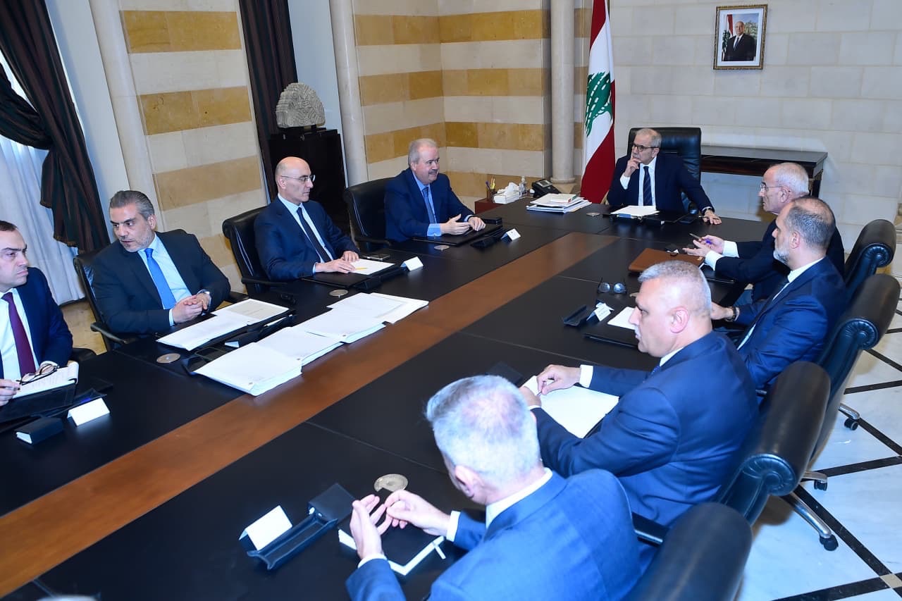 اجتماع حكومي موسّع لبحث أمن المعابر الحدودية في ظل التوترات