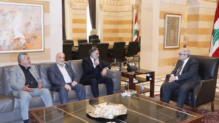 العشائر العربية في خلدة تؤكد دعمها لنواف سلام: السيادة أولاً ورفض تحويل لبنان إلى ساحة صراعات