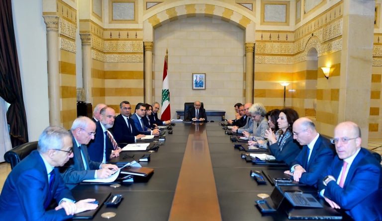 عقد رئيس مجلس الوزراء الدكتور نواف سلام صباح اليوم اللقاء الوزاري الدوري في السراي الكبير، لمتابعة التطورات السياسية وخطة الاستجابة لمتطلبات النزوح والإغاثة.