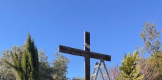 بالصور – استبدال تمثال للمسيح حطمه جنود إسرائيليون في دبل