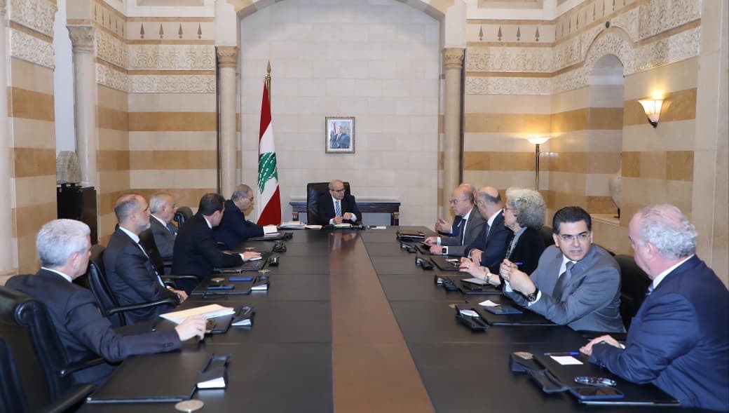 عقد رئيس مجلس الوزراء الدكتور نواف سلام صباح اليوم اللقاء الوزاري الدوري في السراي الكبير، لمتابعة التطورات السياسية وخطة الاستجابة لمتطلبات النزوح والإغاثة.