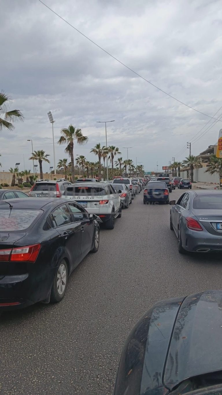 *حركة نزوح مستمرة من الجنوب وزحمة سير على طريق دير الزهراني وزفتا والمصيلح وعلى اوتوستراد الغازية باتجاه صيدا*