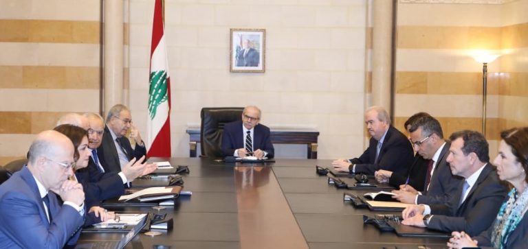 عقد رئيس مجلس الوزراء الدكتور نواف سلام صباح اليوم اللقاء الوزاري الدوري في السراي الكبير، لمتابعة التطورات السياسية وخطة الاستجابة لمتطلبات النزوح والإغاثة.
