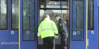 شاب مسلّح يُفجّر “عبوات نارية” داخل قطار سريع في ألمانيا!