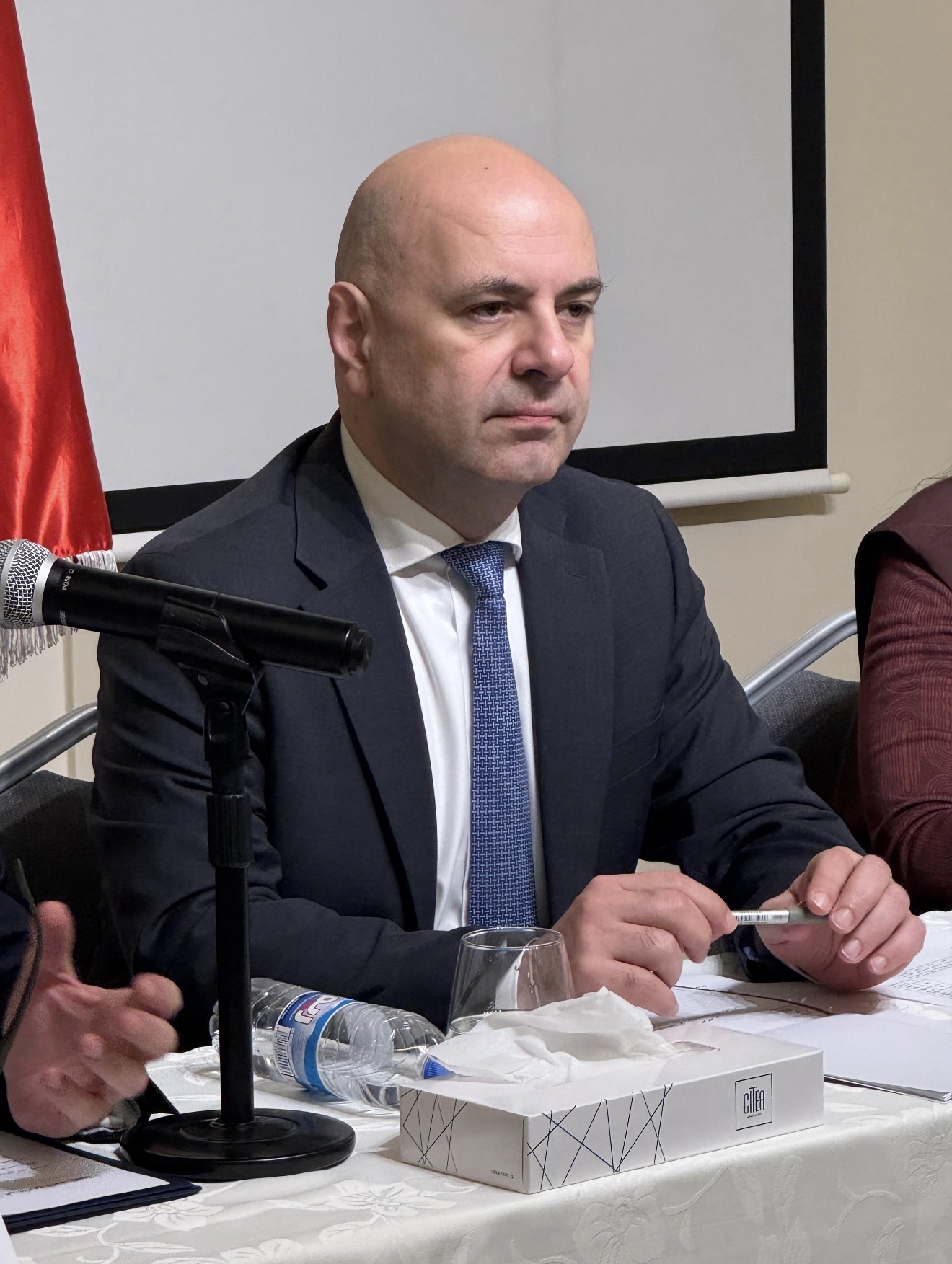 حاصباني: استخدام استراتيجية النعامة بشأن الدور الايراني في لبنان لا يفيد