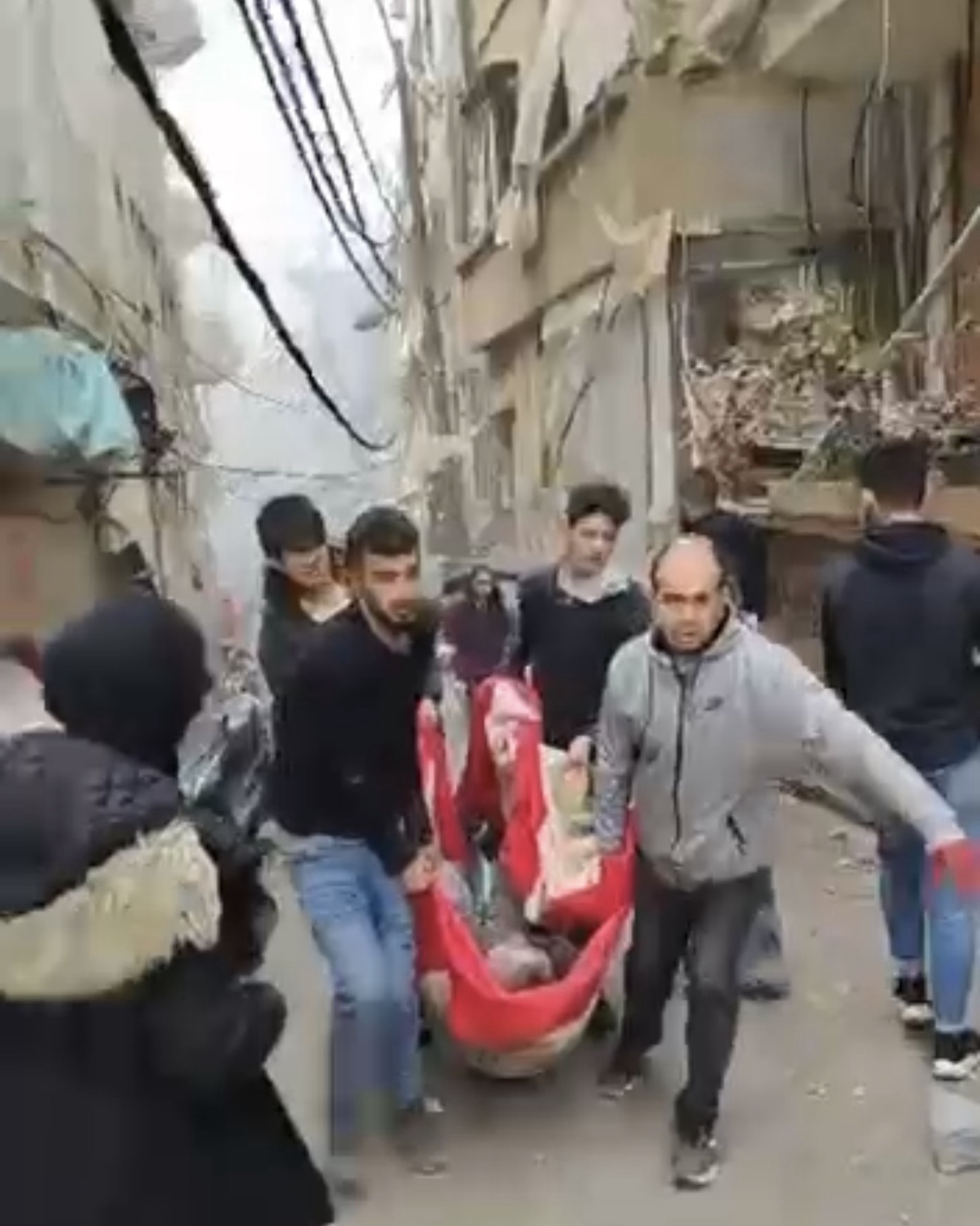 *وزارة الصحة في حصيلة أولية: ٤ شهداء’ و٣٩ جريحا جراء الغارة على الجناح*