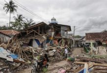 زلزال بقوة 7.8 درجات يهز إندويسيا وتحذير لـ3 دول من تسونامي