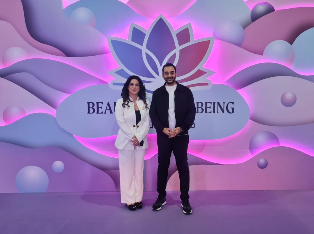 أبو حيدر زائراً منتدى الجمال والصحة النفسية Beauty & Wellbeing Forum : فعل إرادة وحياة رغم كل شيء يمر على لبنان