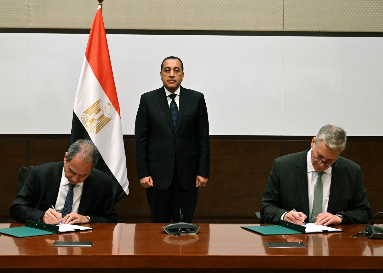 توقيع اتفاقية لتأهيل شبكات الغاز اللبنانية بخبرات قطاع البترول المصري