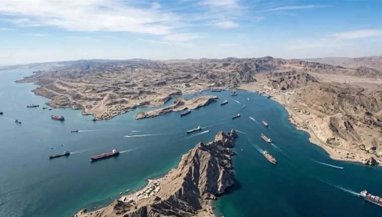 *”رويترز: إيران’ تسمح بمرور السفن الصينية عبر مضيق هرمز*