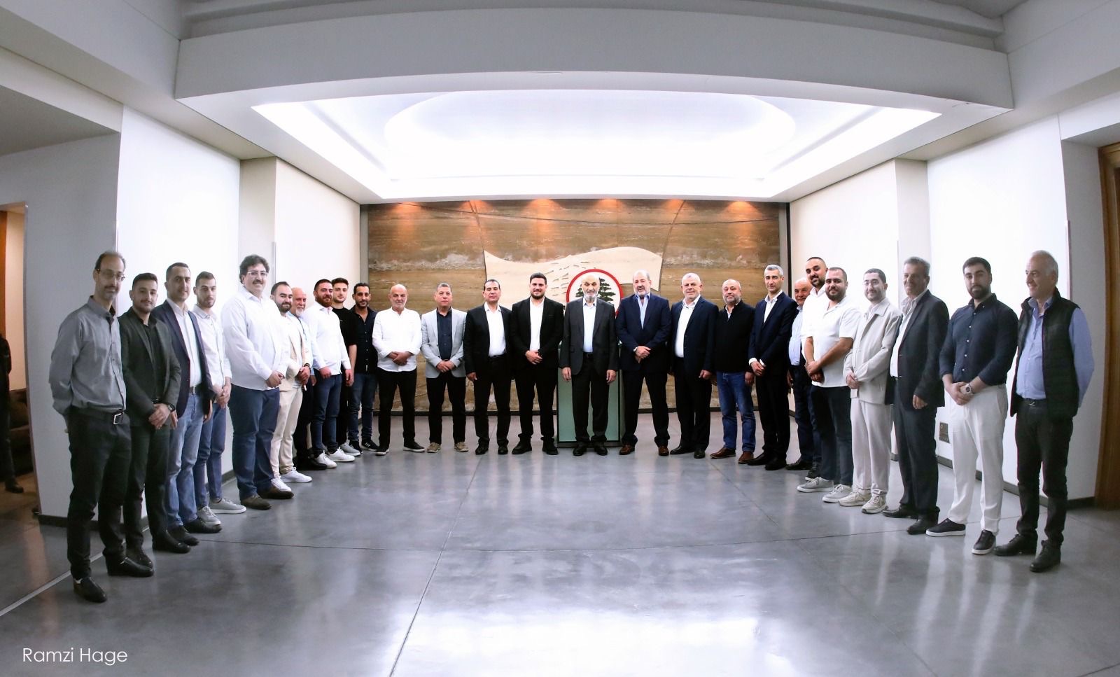 جعجع يبحث شؤون كفريا الإنمائية ويؤكد دعم البلديات في مواجهة الأزمات