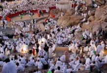 يوم عرفة… توافد الحجاج إلى جبل عرفات لأداء ركن الحج الأعظم (صور وفيديو)