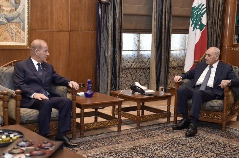 *الرئيس نبيه بري بحث مع السفير الأميركي تطورات الأوضاع في لبنان والمنطقة*