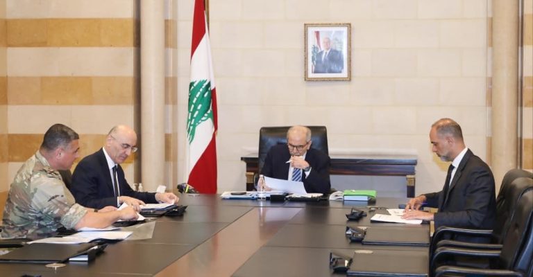 رئاسة مجلس الوزراء: الرئيس سلام بحث مع الحجار ورسامني وكفوري التحضيرات لإعادة تشغيل مطار القليعات