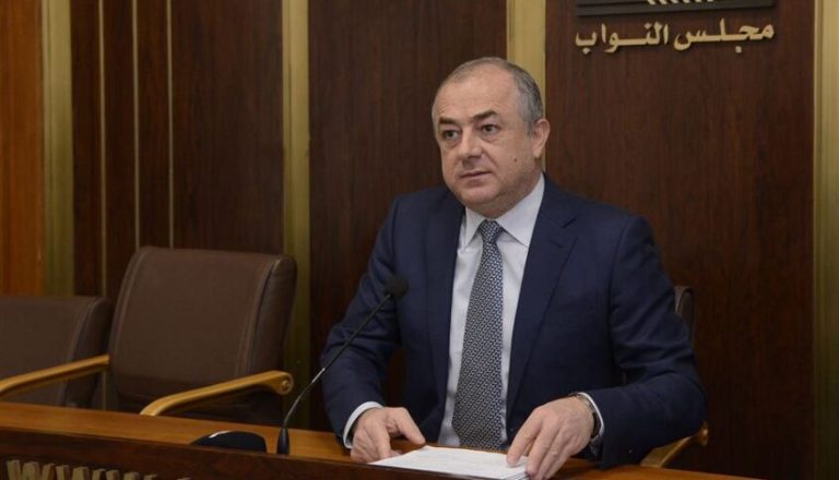 *نائب رئيس مجلس النواب الياس بو صعب: تشكيل لجنة صغيرة لمناقشة نقطتين عالقتين في قانون العفو العام وتسهيل إقراره بالتفاهم*
