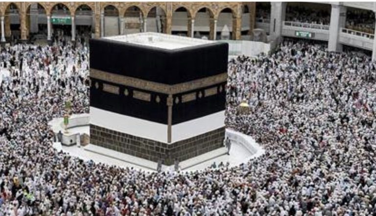 *ظاهرة فلكية فوق الكعبة تتزامن مع يوم عرفة.. هل تؤثر على درجات الحرارة؟*