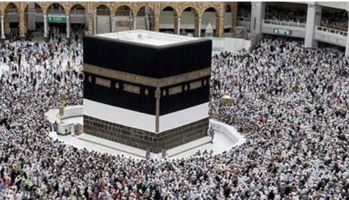 *ظاهرة فلكية فوق الكعبة تتزامن مع يوم عرفة.. هل تؤثر على درجات الحرارة؟*