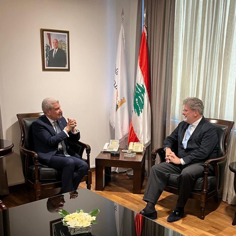 عيسى الخوري وسفير اسبانيا: “لفتح أسواق اوروبا أمام الصناعات التكنولوجية اللبنانيّة”