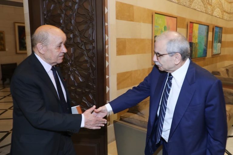 استقبل رئيس مجلس الوزراء الدكتور نواف سلام المبعوث الرئاسي الفرنسي، الوزير السابق جان إيف لودريان، يرافقه السفير الفرنسي في بيروت هيرفيه ماغرو. وجرى خلال اللقاء البحث في نتائج مفاوضات واشنطن ومساعي وقف اطلاق النار.