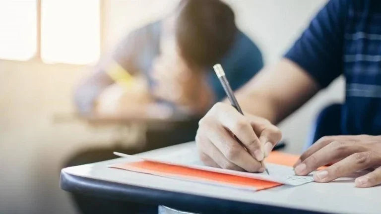 هل تُلغى الامتحانات الرسمية؟