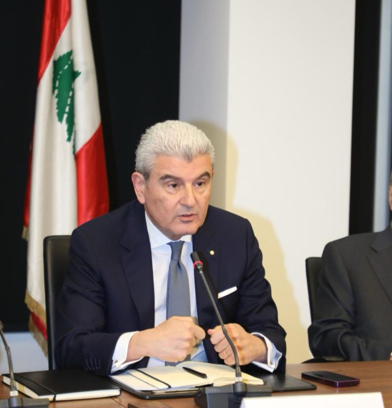 عيسى الخوري ينفي انسحابه من جلسة مجلس الوزراء