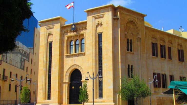 كيف تلقّى النواب السنّة تصريح معوّض